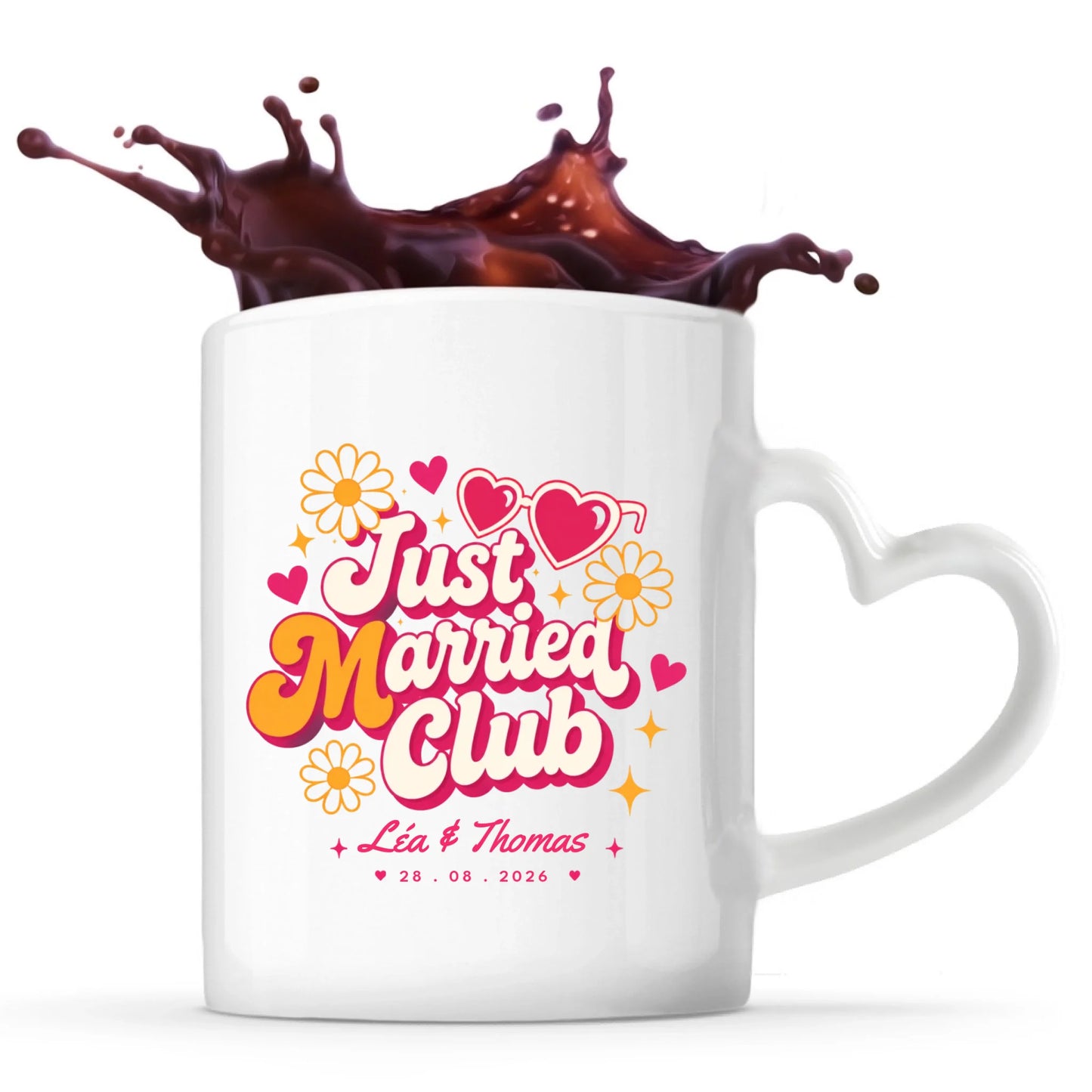Mug Just Married Club vu de face avec anse, personnalisable avec prénoms et date