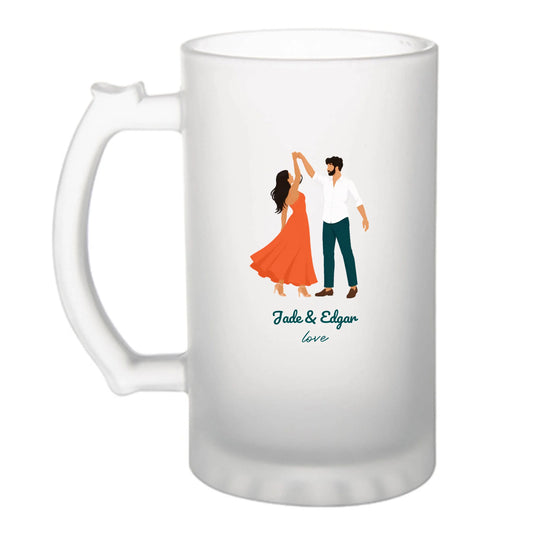 Chope à bière illustration couple qui danse, personnalisable avec deux prénoms